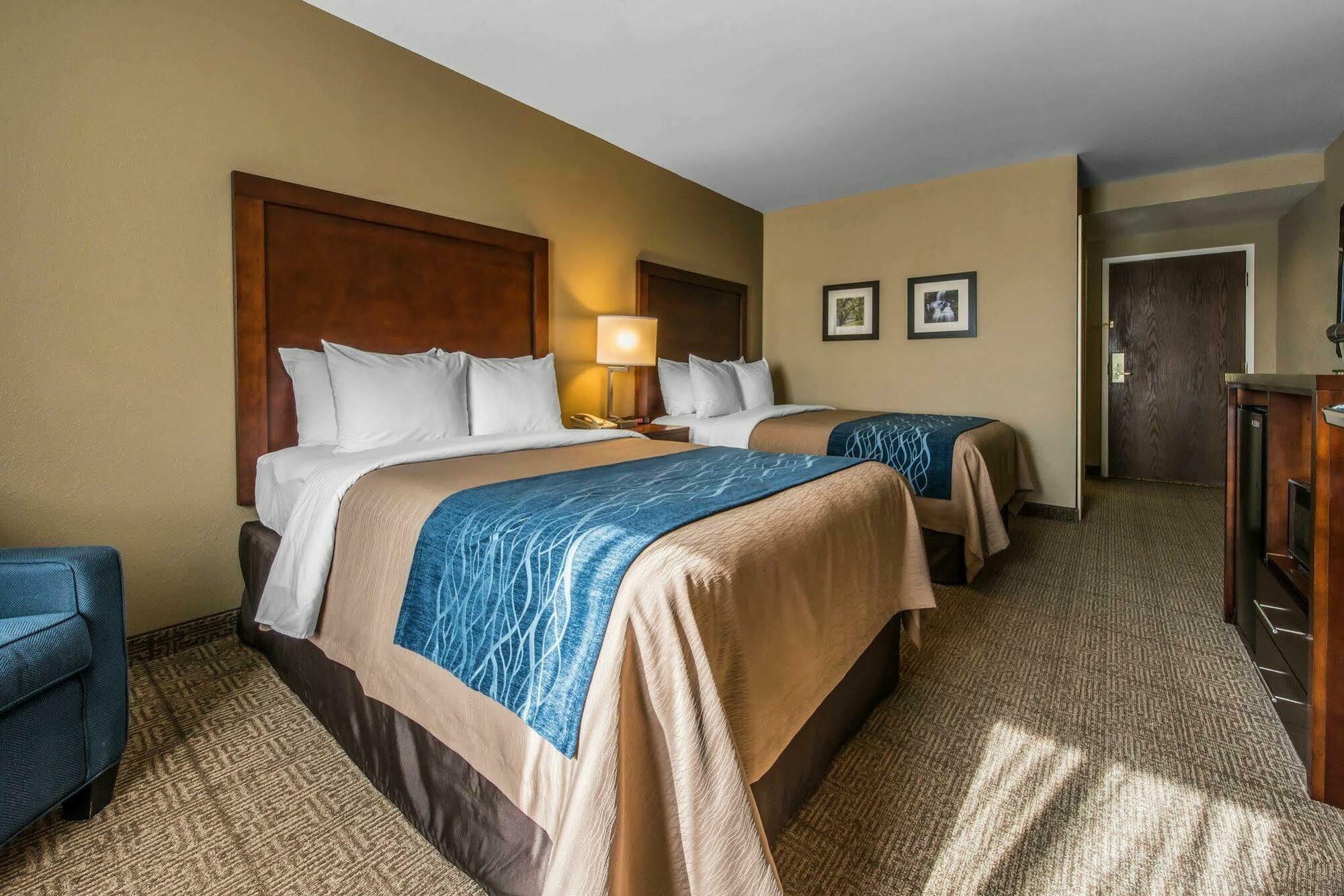 Comfort Inn Aikens Center Martinsburg Exterior photo